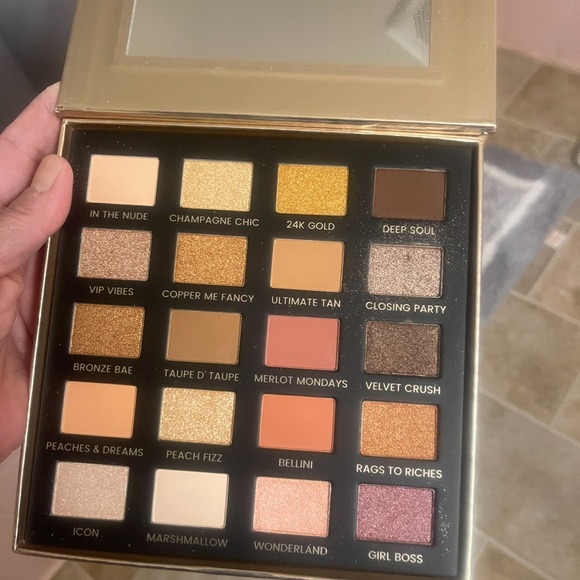 Iconic London eye shadow palette - Picture 2 of 2